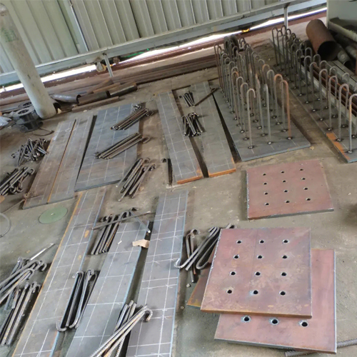 有哪些其他因素会影响甘孜预埋件位置的确定？